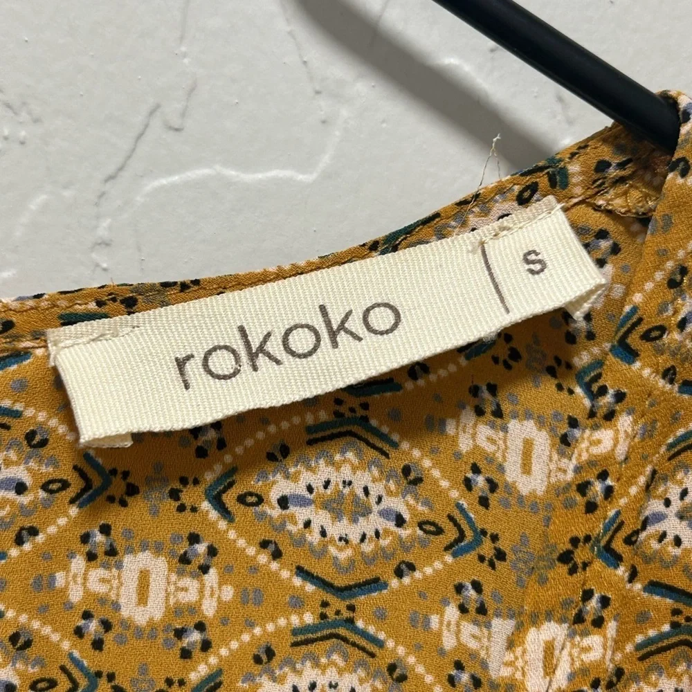 Rokoko midi length faux wrap dress - Picture 3 of 8